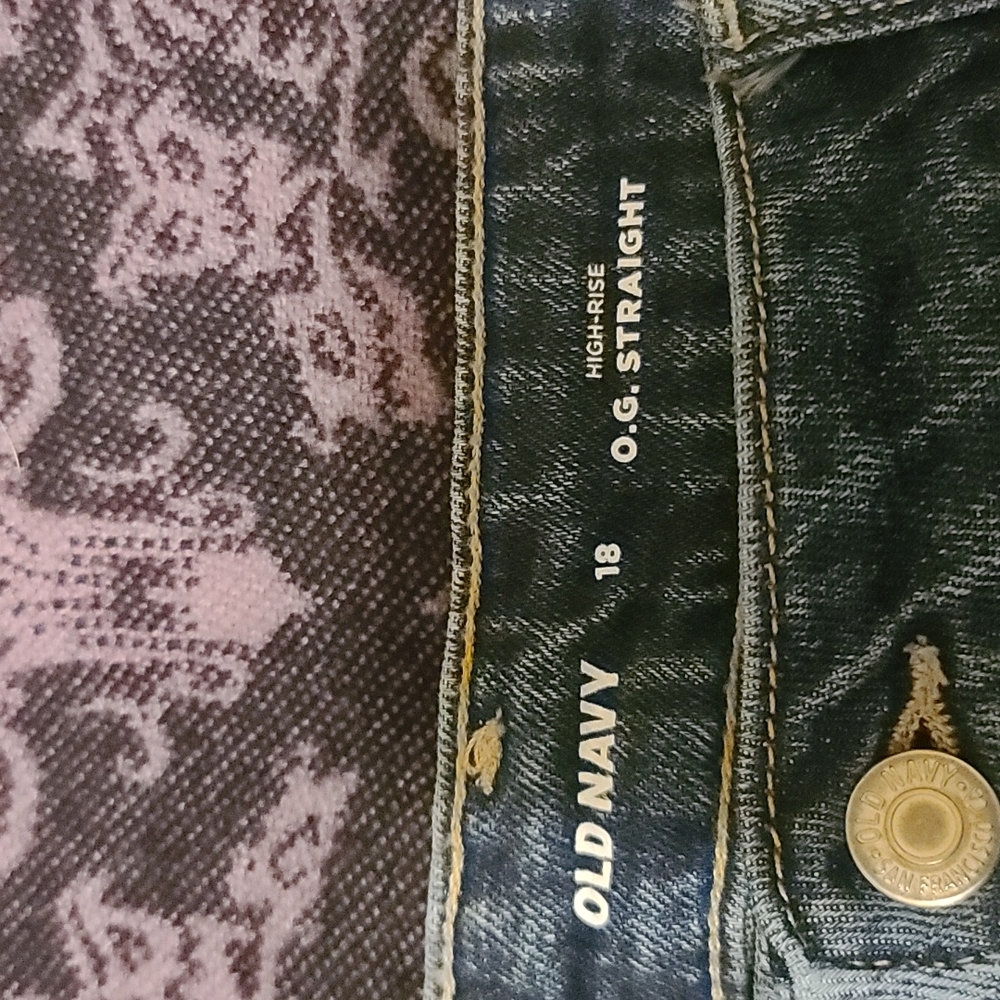 Old Navy Denim Shorts - Picture 4 of 4